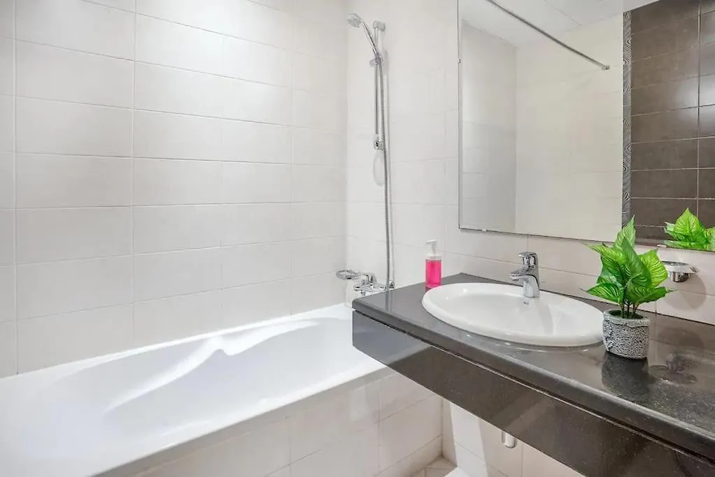 Great 3 Bedroom Apartment Beach Front Αμπού Ντάμπι 0*,